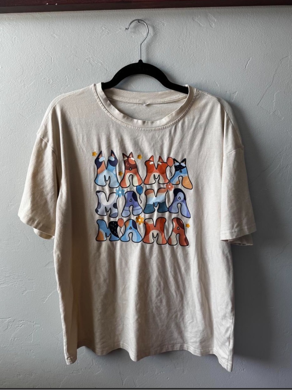 Cream 'MAMA' Short Sleeve Crewneck Tee